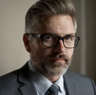 Tomás Vélez, socio
